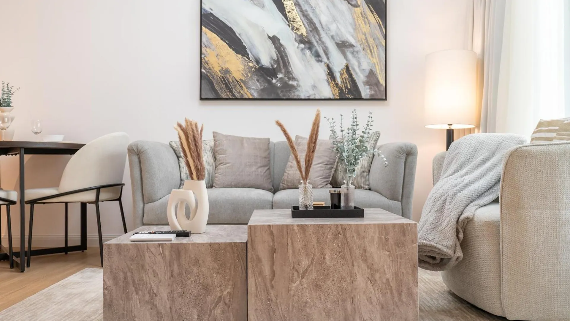 Sleeps 4 In This 2 Bedroom Apartment In Dubai Gate 2 United Arab Emirates