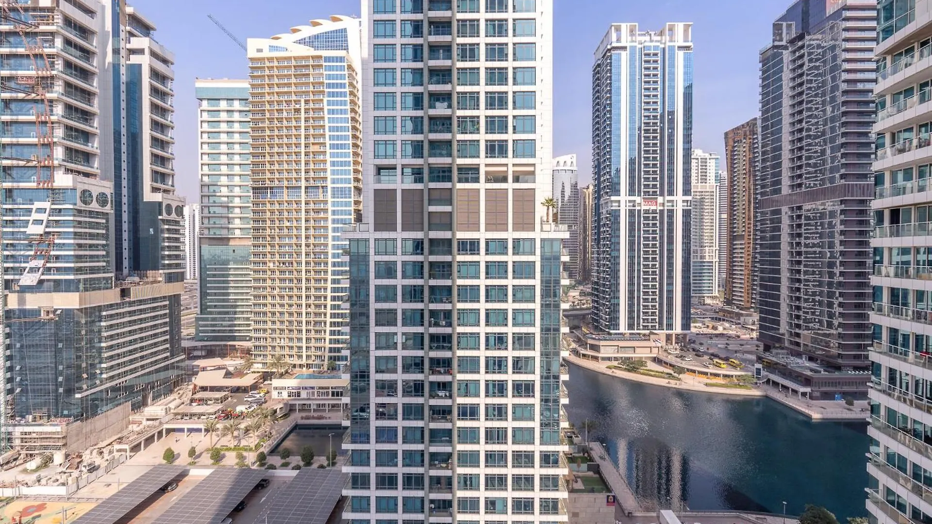 Sleeps 4 In This 2 Bedroom Apartment In Dubai Gate 2 0*,  United Arab Emirates