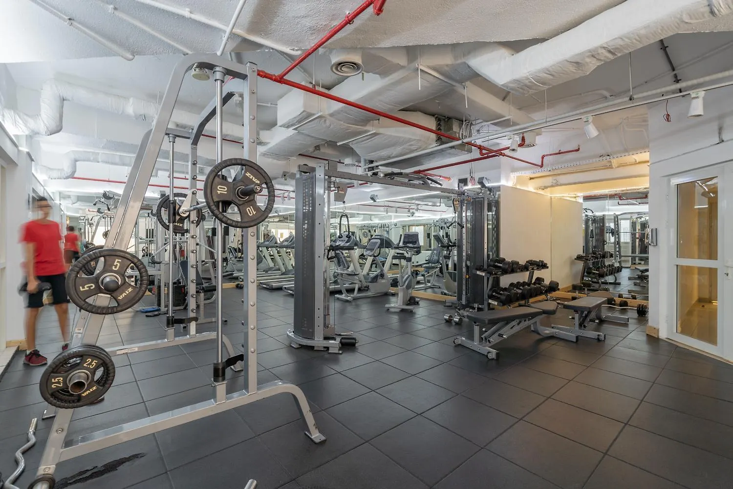 Sleeps 4 In This 2 Bedroom Apartment In Dubai Gate 2